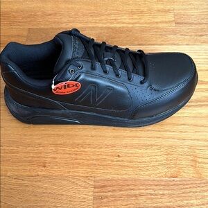 New Balance Black Sneakers — Men’s
